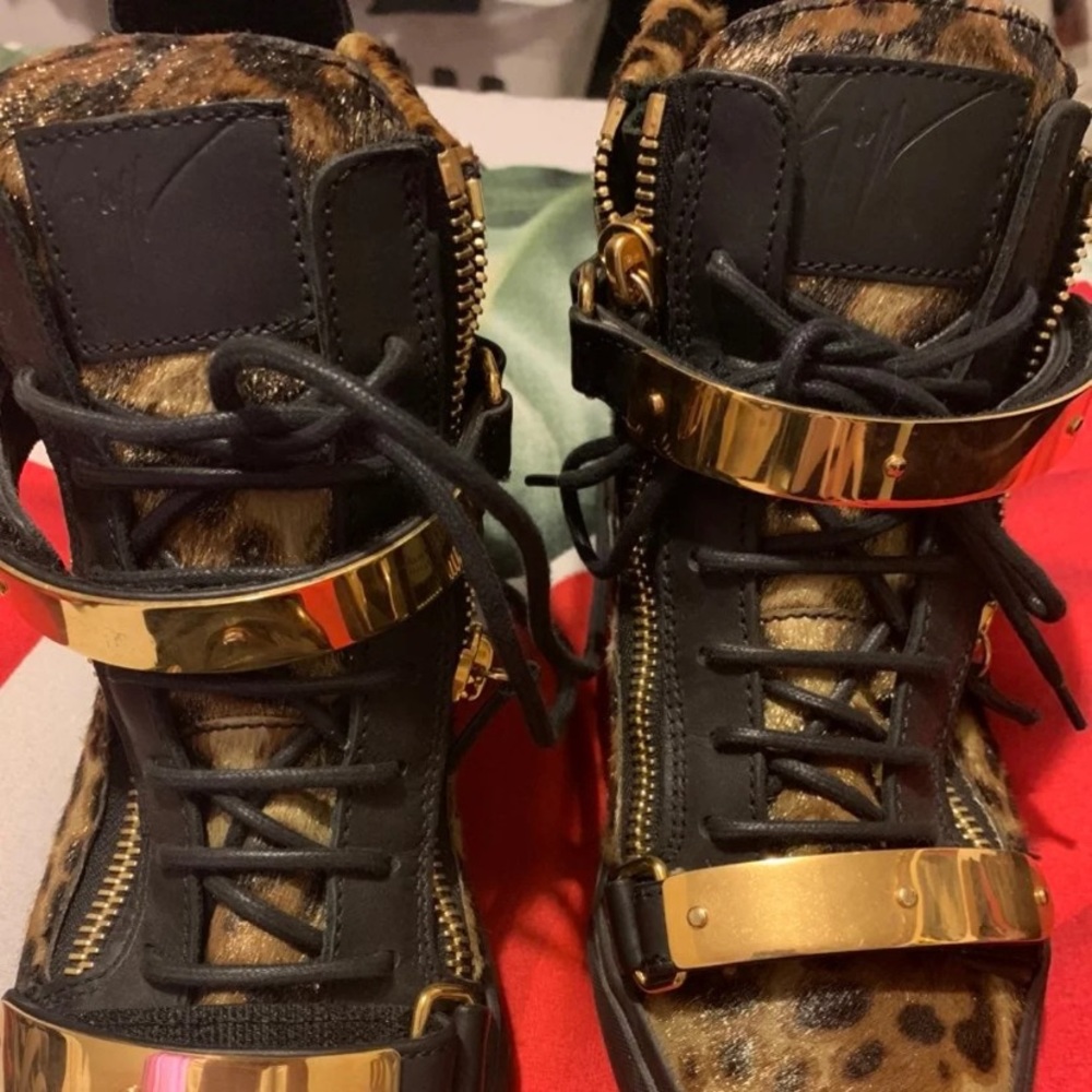 Almost brant new shoes